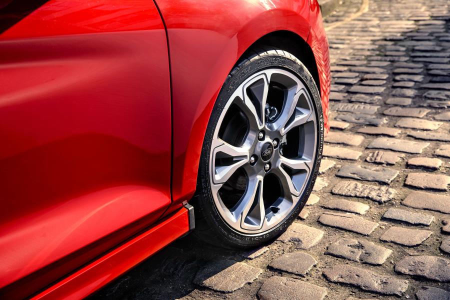 Детали экстерьера Ford Fiesta Sport Van 2018 года  (UK) (фото 9 из 23)